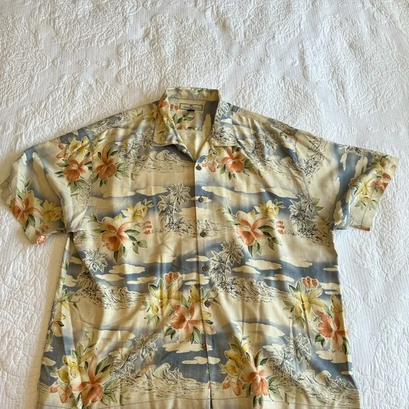 Tommy Bahama camp shirt - Picture 2 of 3
